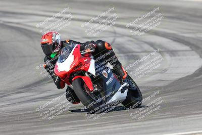 media/Dec-01-2025-Moto Forza (Mon) [[2daa91e15f]]/2-Intermediate Group/Session 2 (Turns 9 and 10)/